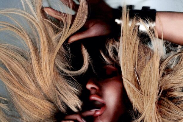 Ellie Goulding. – 'I Know Too Much'. Press